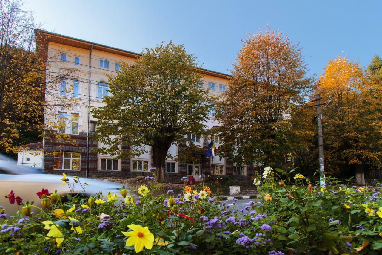 Hotel Teilor *** Caciulata Exterior foto